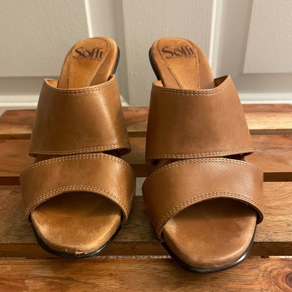 Sofft dark tan leather sandals, size 6, 3.25” heel - Picture 3 of 15